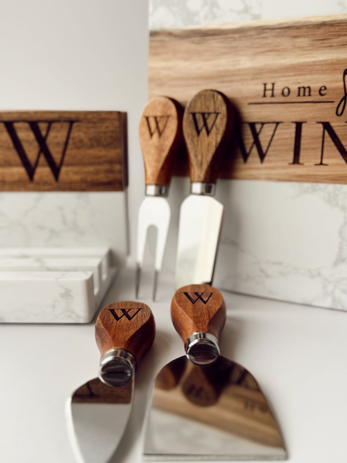5pc Marble/Wood Cutting Board + Utensil Set